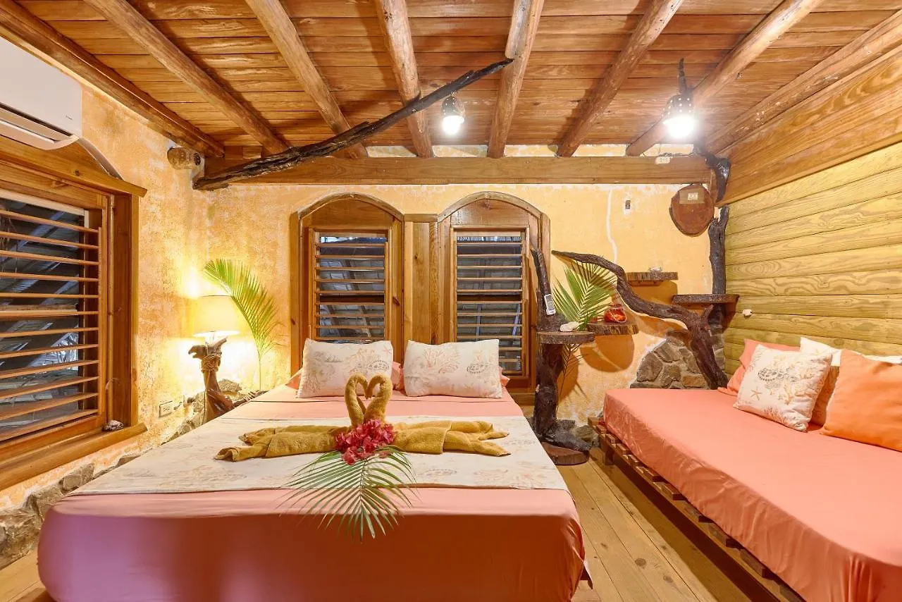 Bed & Breakfast Chalet Tropical Hotel & Restaurant-Pizzeria