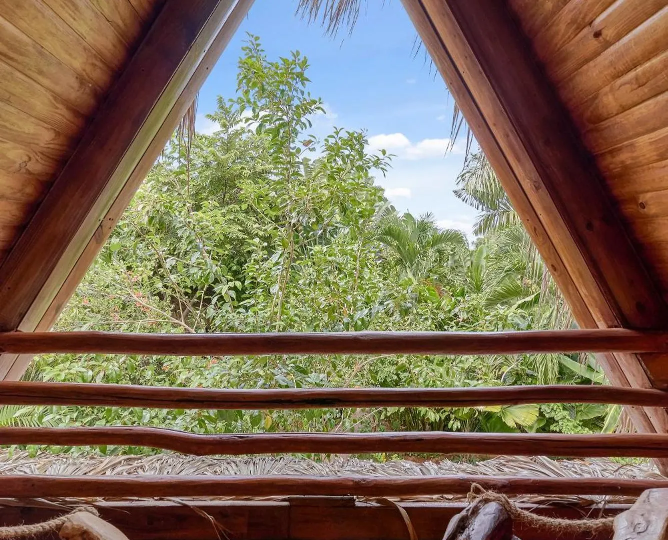 Chalet Tropical Hotel & Restaurant-Pizzeria Bed & Breakfast Las Galeras