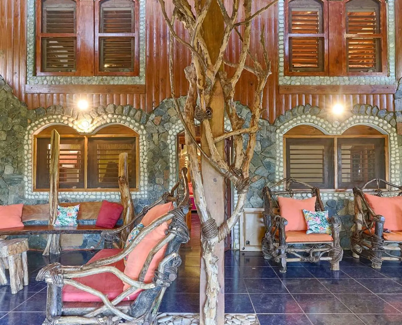 Chalet Tropical Hotel & Restaurant-Pizzeria Las Galeras