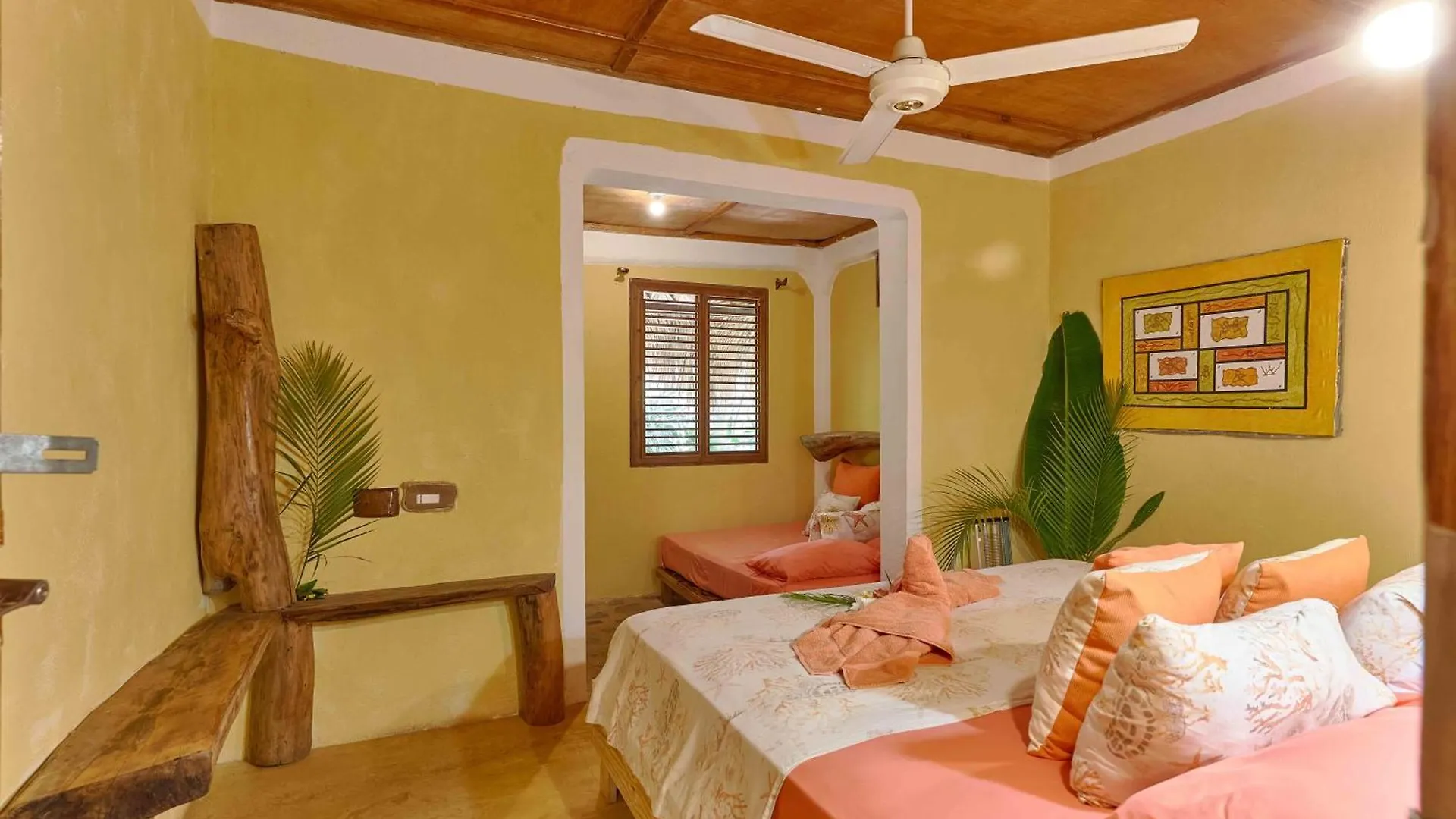 Chalet Tropical Hotel & Restaurant-Pizzeria Bed & Breakfast Las Galeras