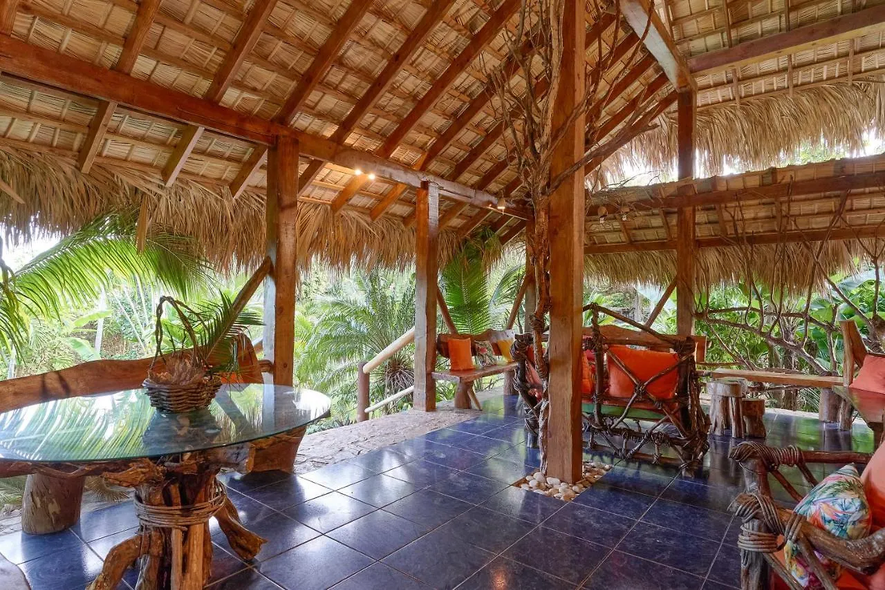 Bed & Breakfast Chalet Tropical Hotel & Restaurant-Pizzeria Las Galeras