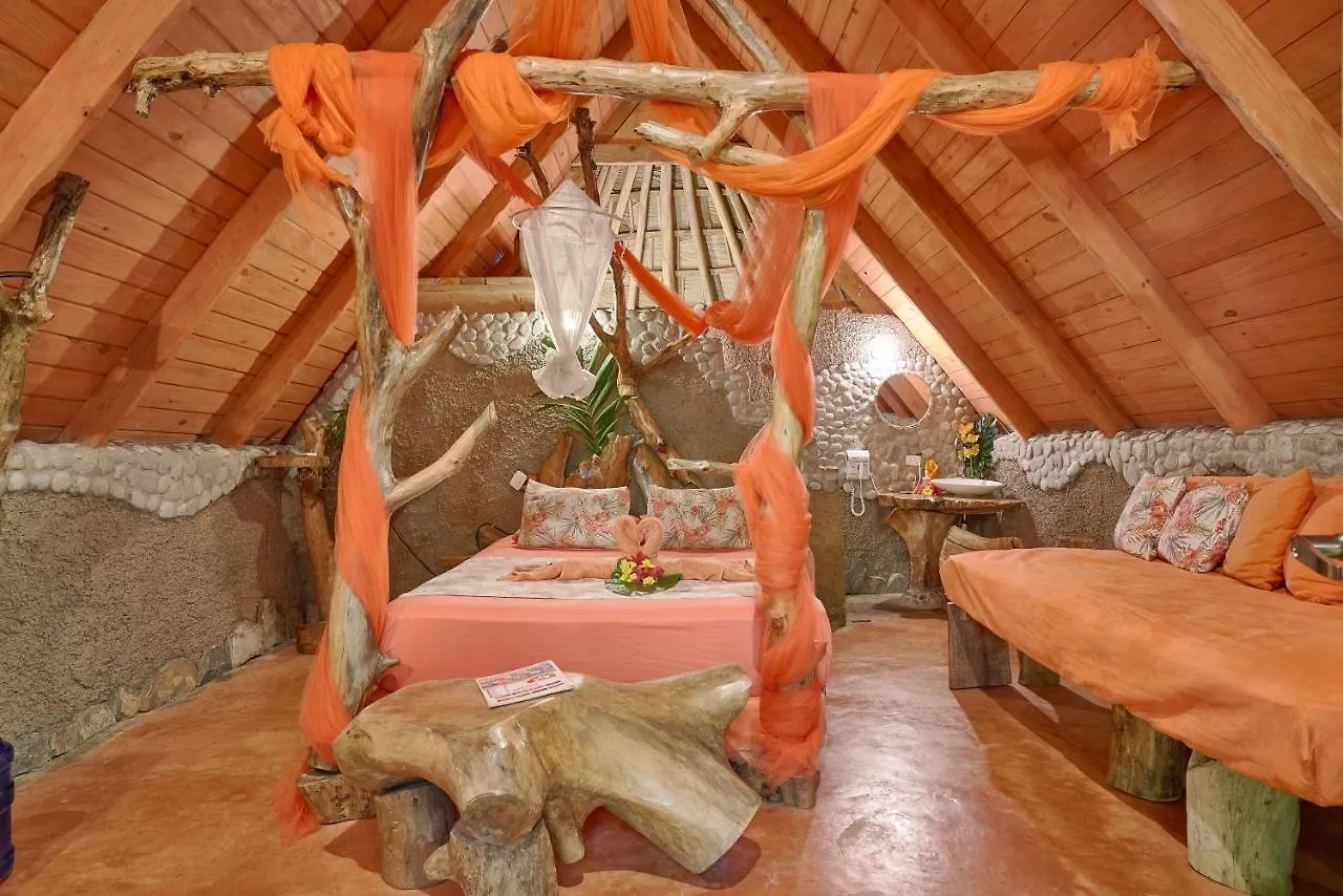 Chalet Tropical Hotel & Restaurant-Pizzeria Las Galeras Bed & Breakfast