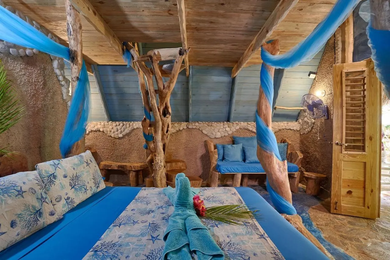 Bed & Breakfast Chalet Tropical Hotel & Restaurant-Pizzeria Las Galeras