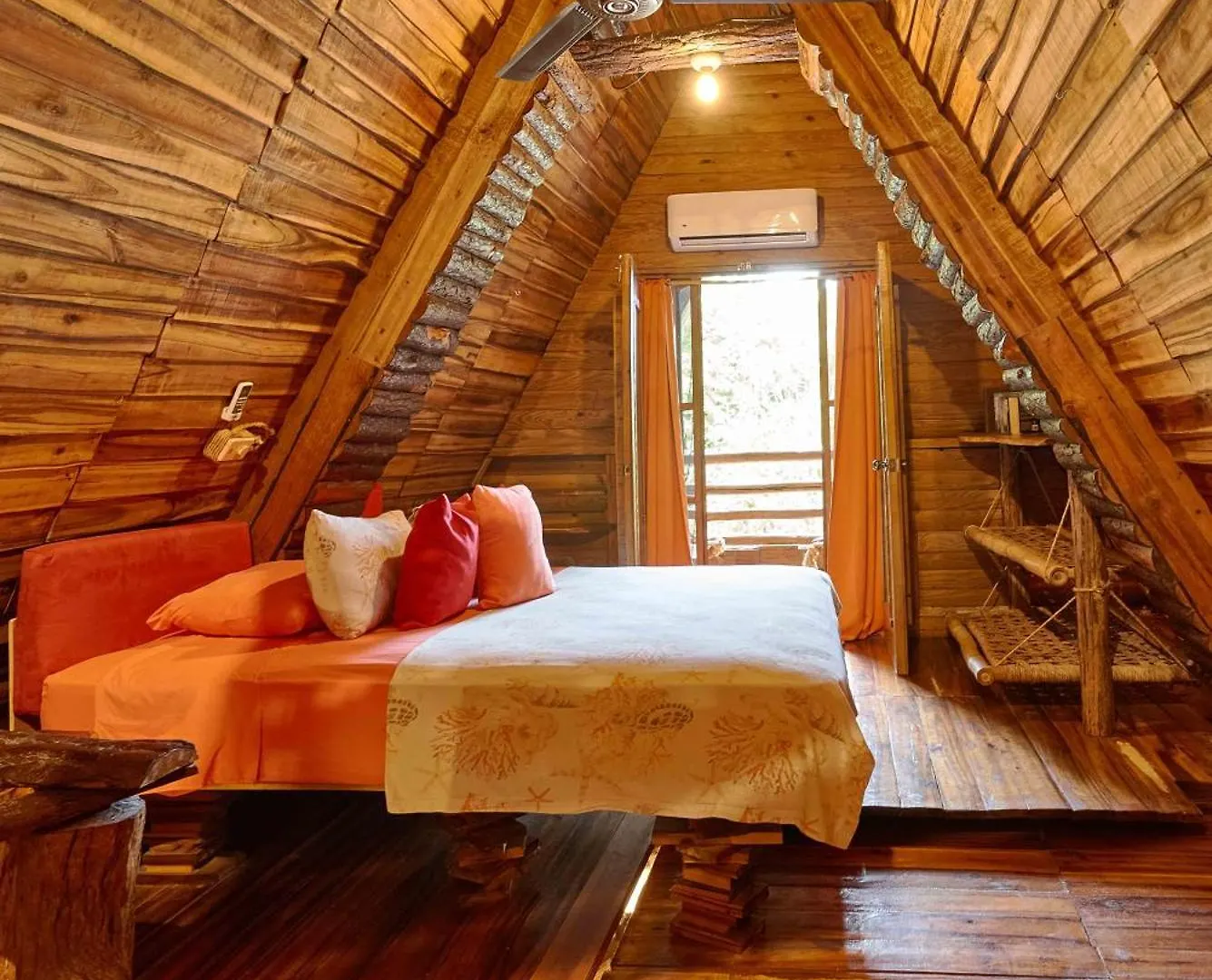 Chalet Tropical Hotel & Restaurant-Pizzeria Las Galeras