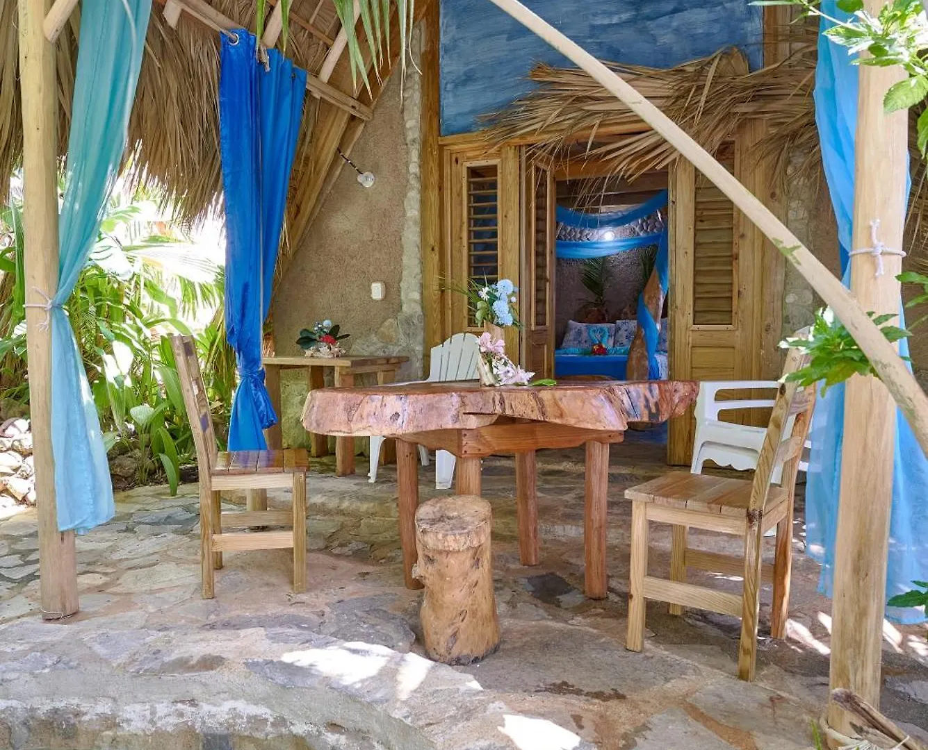 Chalet Tropical Hotel & Restaurant-Pizzeria Las Galeras