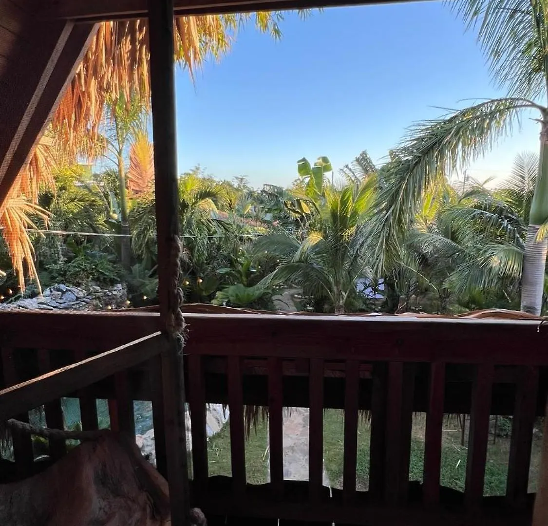 Chalet Tropical Hotel & Restaurant-Pizzeria Las Galeras Bed & Breakfast